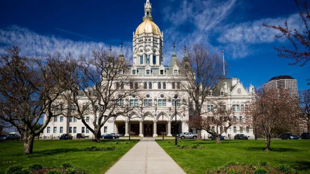 How Connecticut LLCs File Taxes